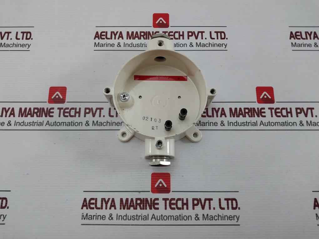 02103 Rt Detector Base Mounting Socket