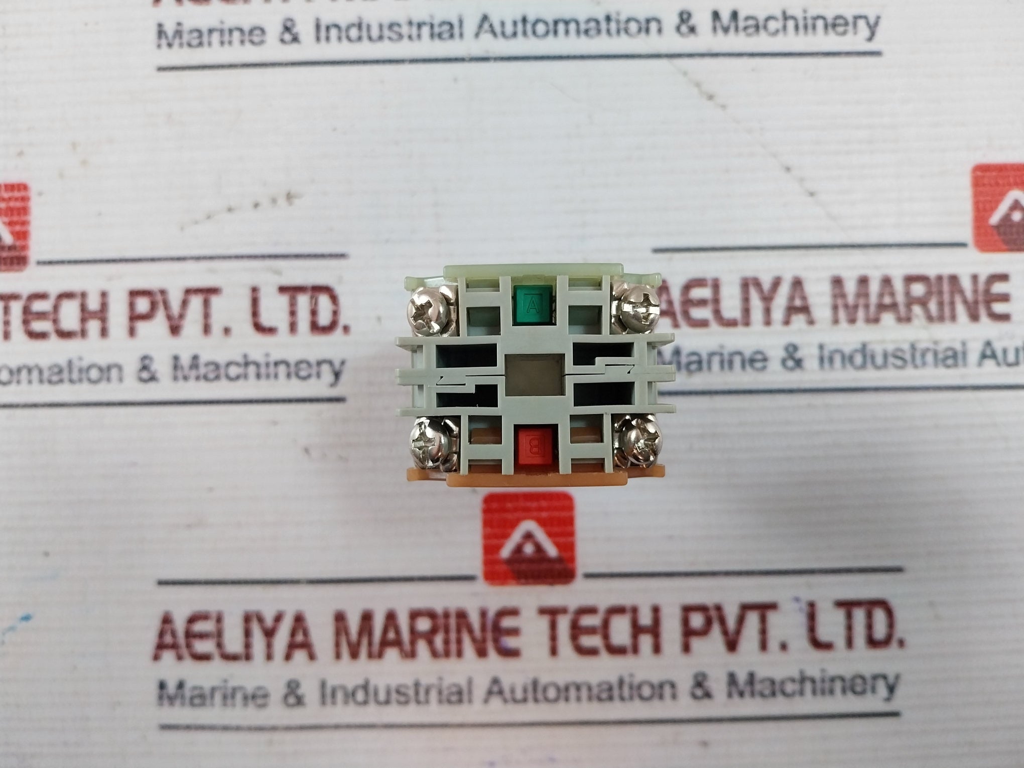 Idec 41-10650 Pushbutton Control Unit 300Vac 5A