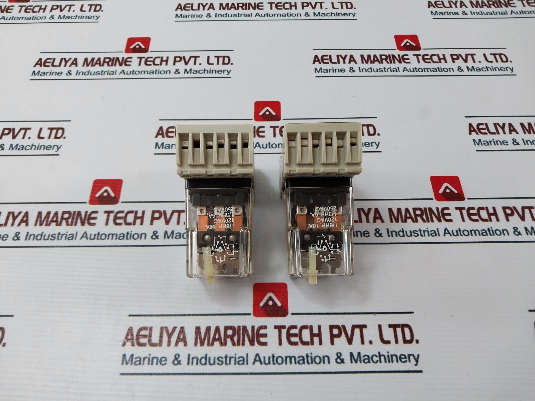 Siemens V23100V9113F206 Plug-in Relay With Base 10A 250V