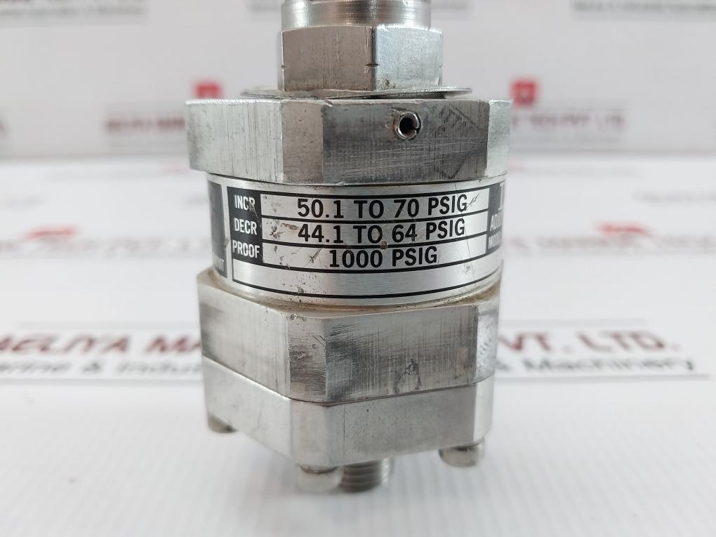 130P44C6 B 1000 Psig Adjustable Pressure Switch Brand Itt