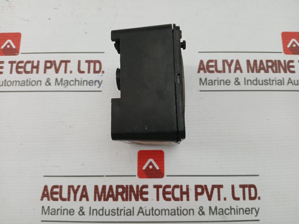 16026 Analogue Time Switch 50/60Hz-110Vac Flash