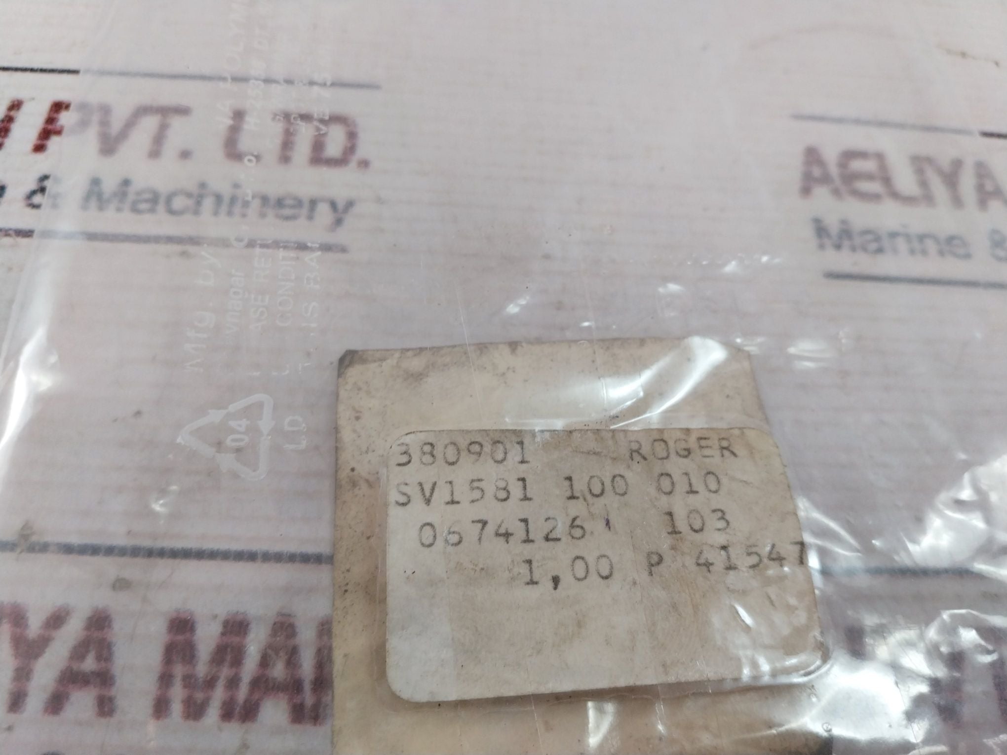 Roger 380901 Bolt Sv1581 100 010, 0674126 103