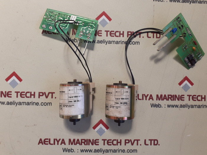 Schneider electric 685 679 undervoltage release foer masterpact circuit breaker