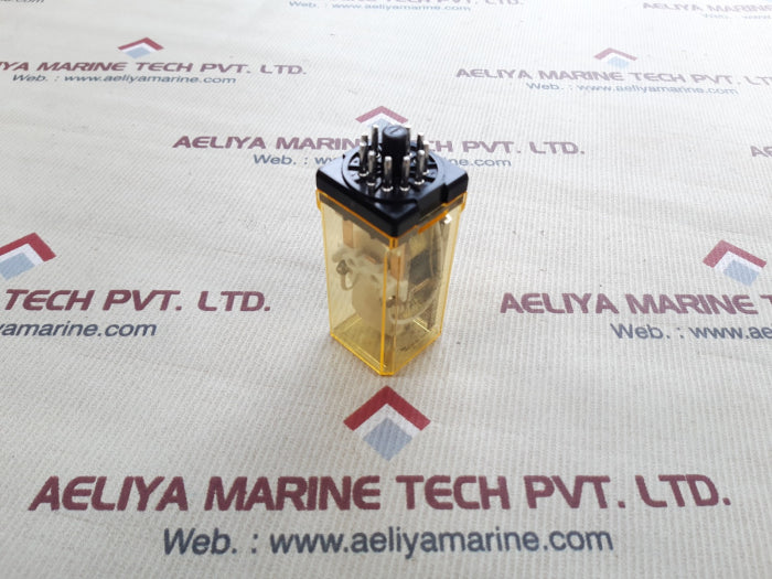Idec rr2kp-u relay 220v 50/60hz