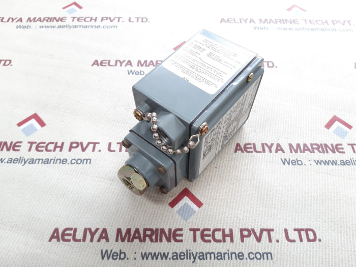Square D gbw-1 pressure switch ser C New