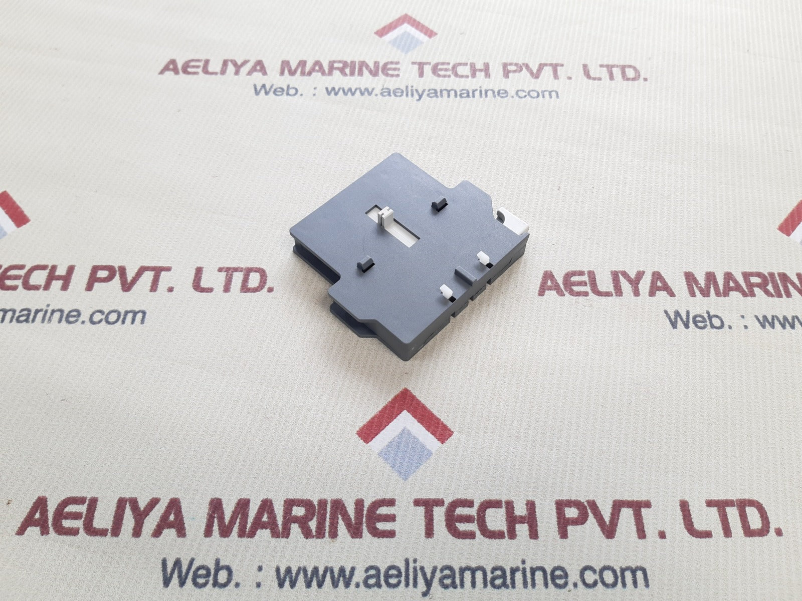 Lot of 2X ABB 1sfn010720r1011 Auxiliary Contact Switch