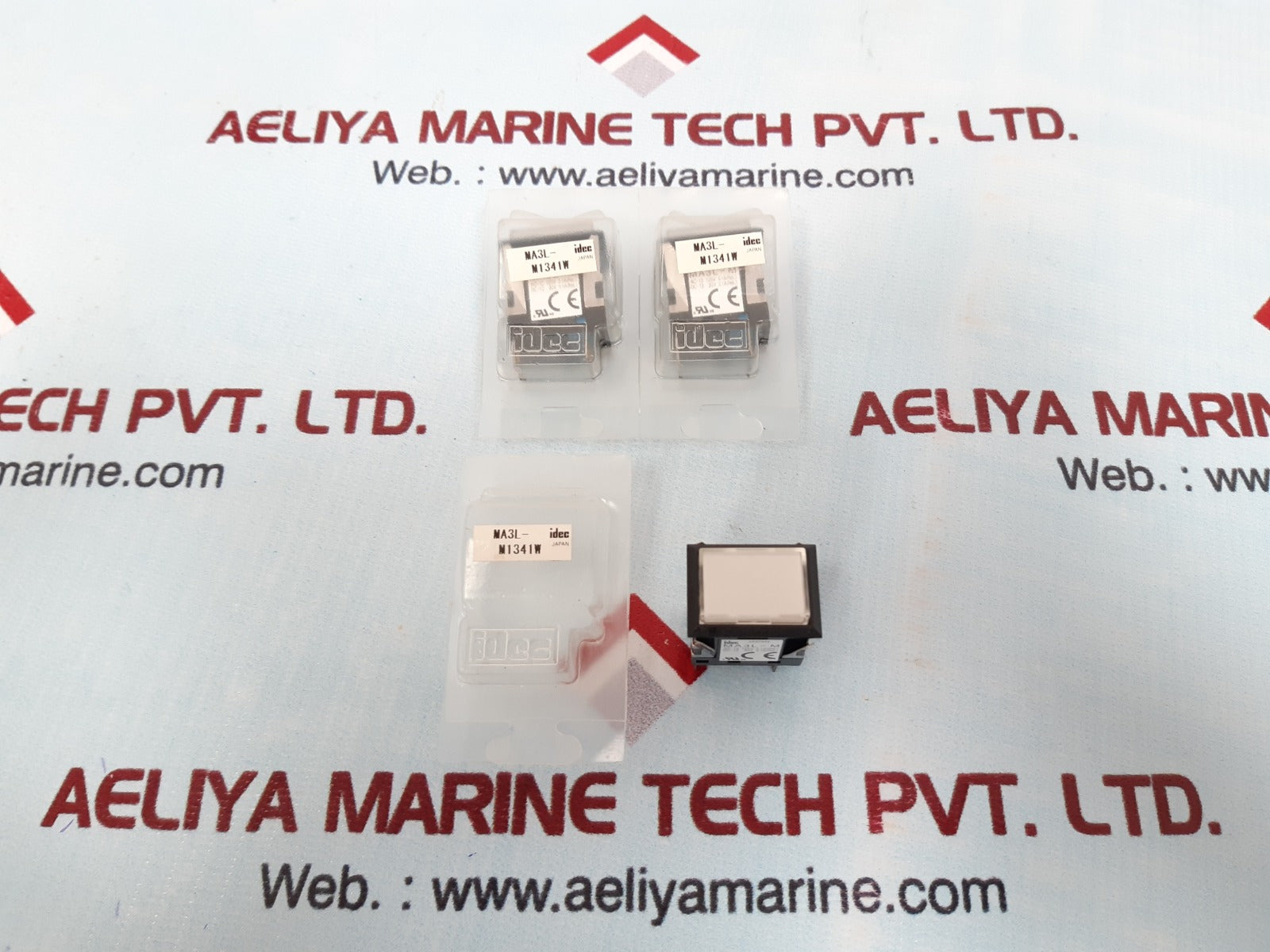 Idec Ma3L-m1341W Pushbutton Switch Ac-12 125V 0.1A