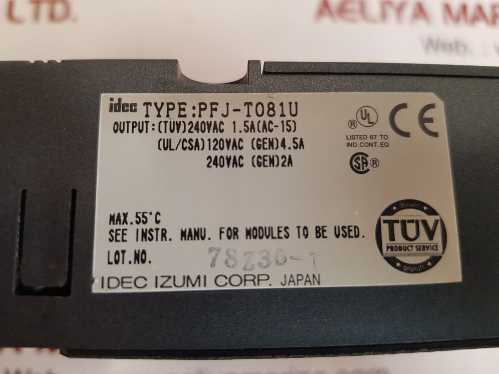 Idec Izumi Pfj-t081U Relay Output Unit With Pfj-dmu Dummy Unit