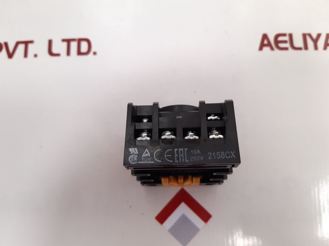 Lot Of 7X Omron PF113A-E Relay Base 10A 250V