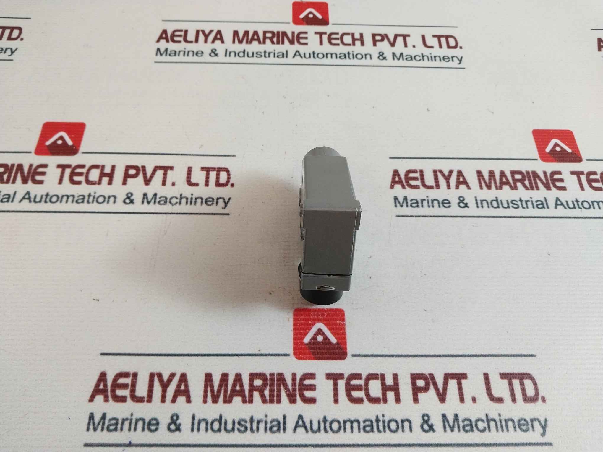 RS 334-628 Limit Switch 15A 480 VAC