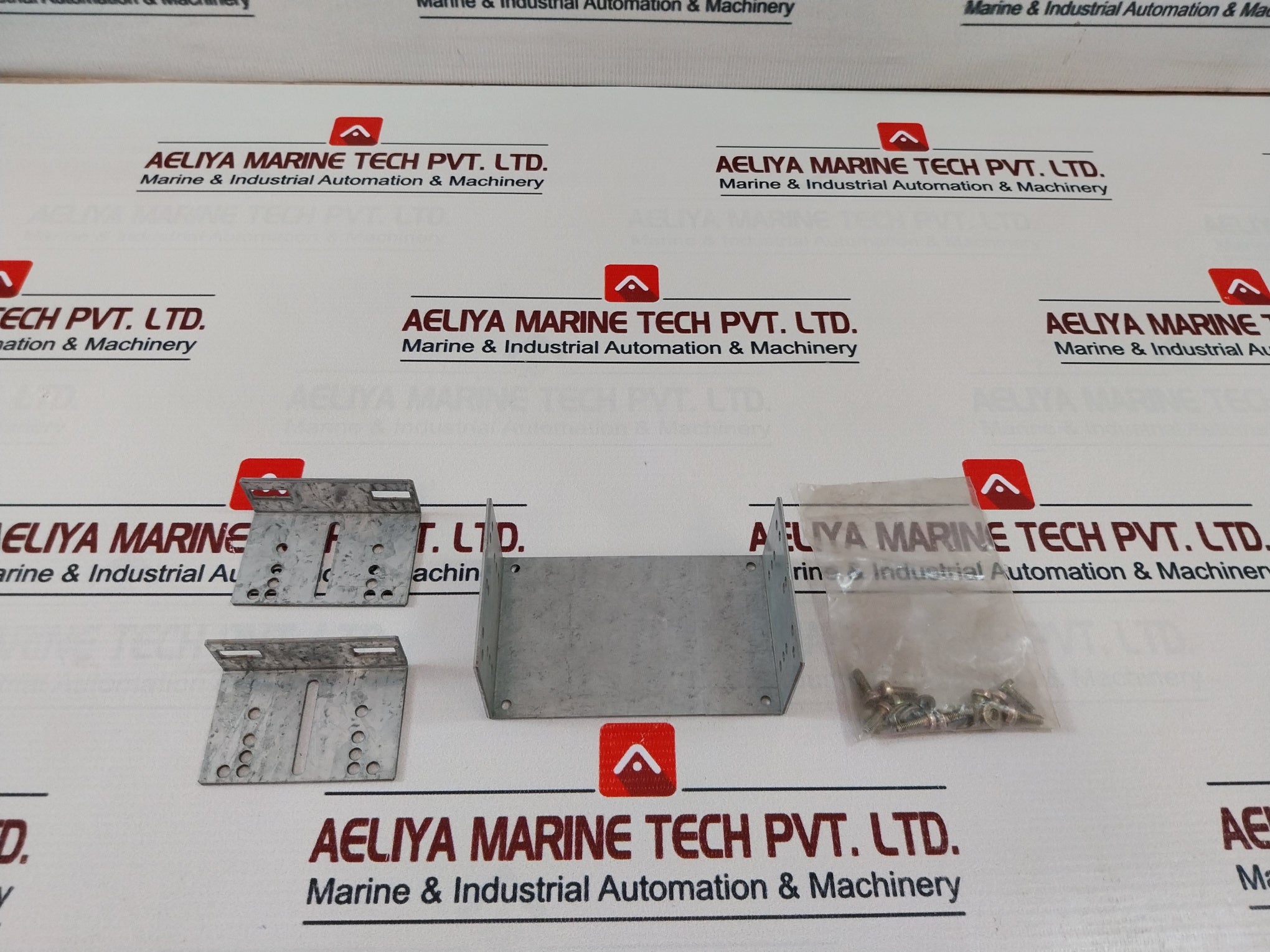Telemecanique Square D La7F901 Mounting Plate 056605