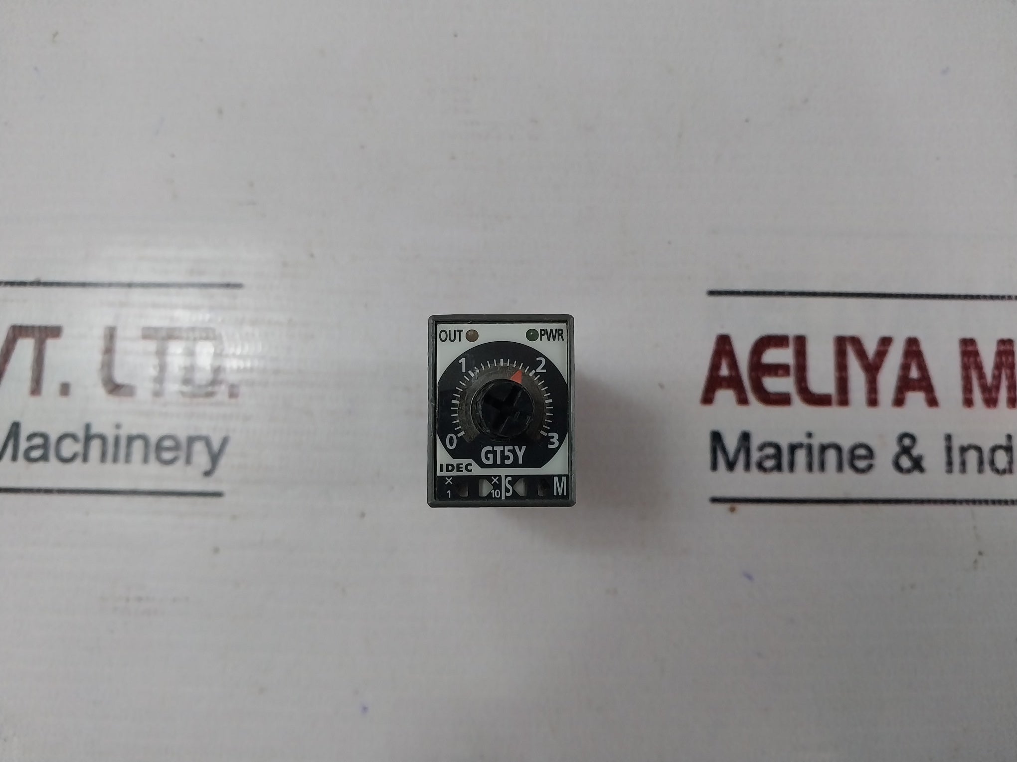 Lot Of 2X IDEC GT5Y-2SN Electronic Timer 200-240 VAC