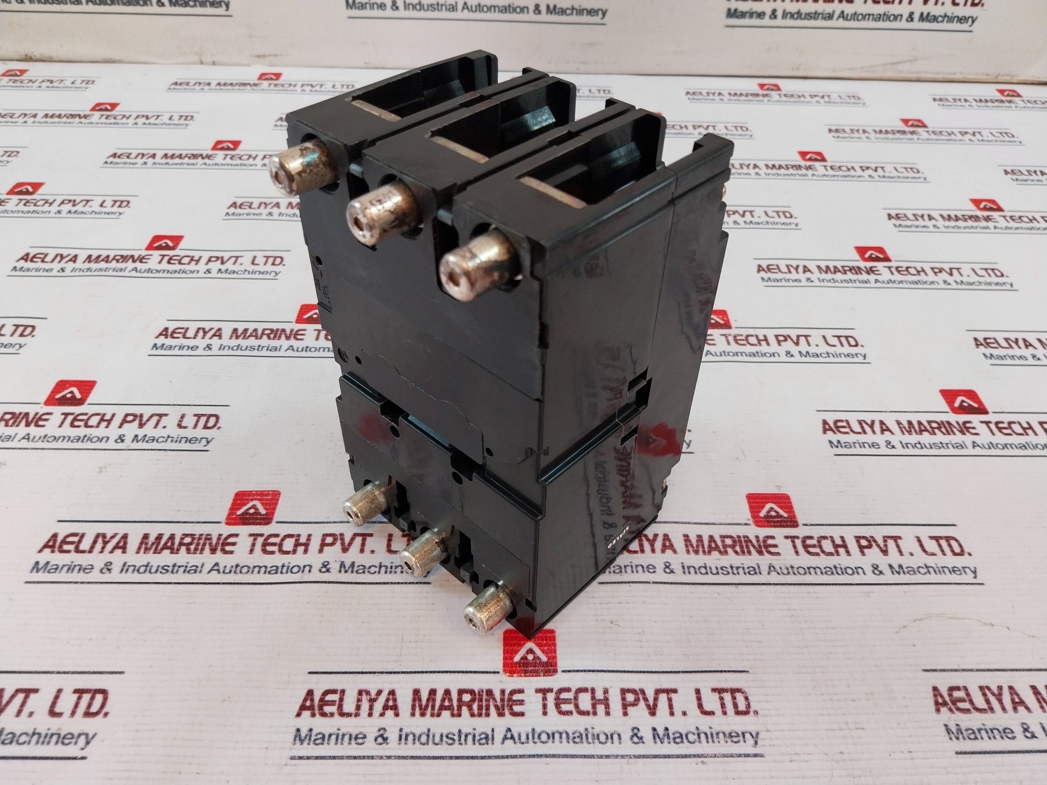 Terasaki Tembreak Xs225Ns 3 Pole Circuit Breaker 225A Ac690V 50~60Hz