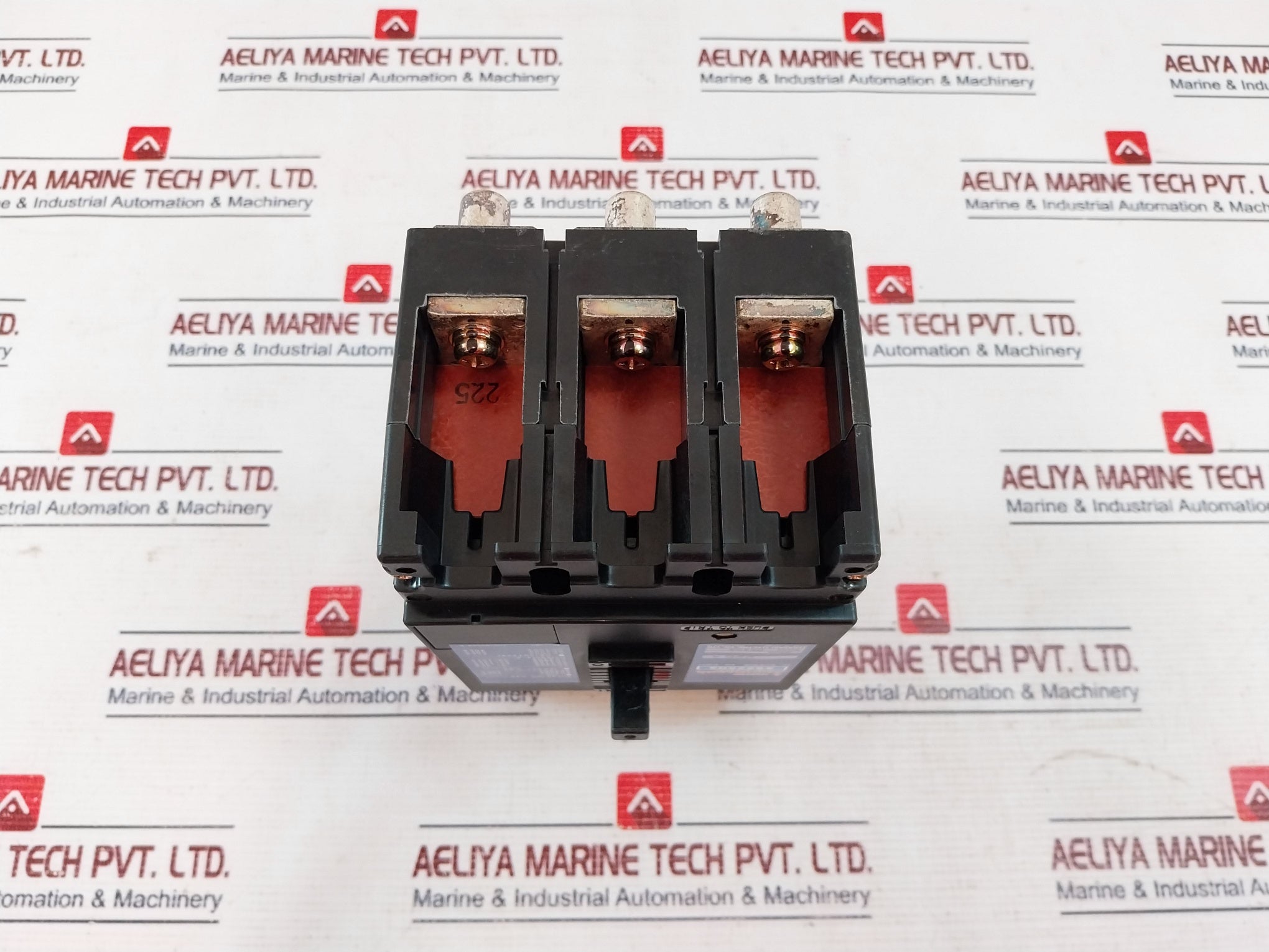 Terasaki Tembreak Xs225Ns 3 Pole Circuit Breaker 225A Ac690V 50~60Hz