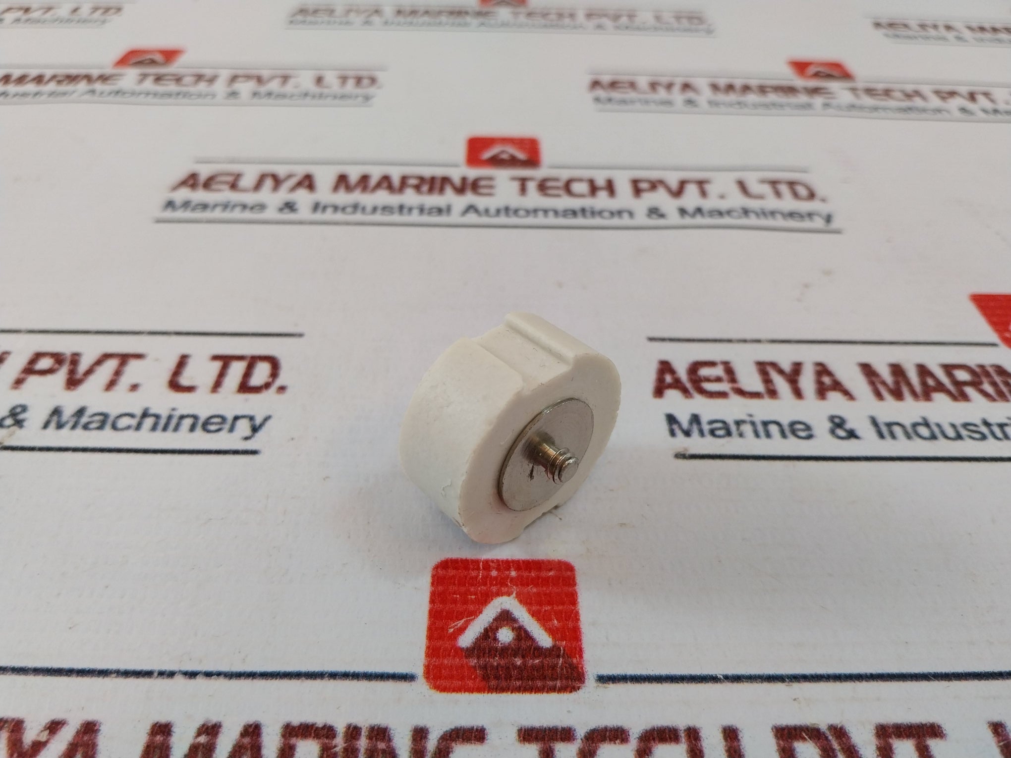 Lot of 4X Ensto 50/500 Screw