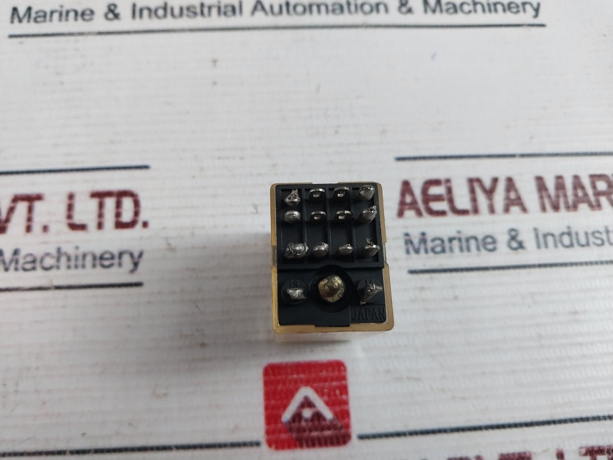 Lot of 2X Omron MY4 Plug in Power Relay