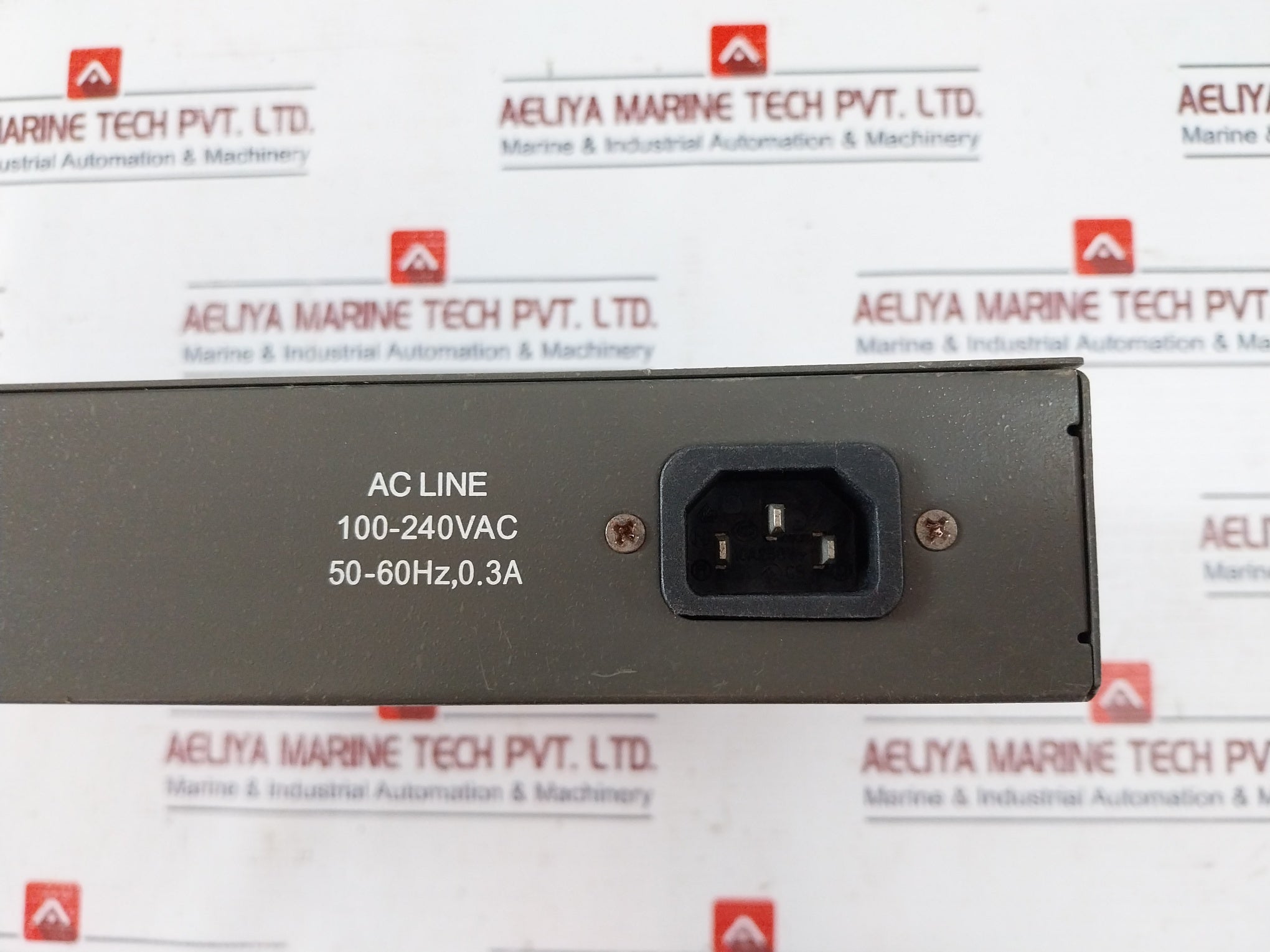 D-link Des-1016D Ethernet Switch 100-240Vac 50-60Hz 0.3A