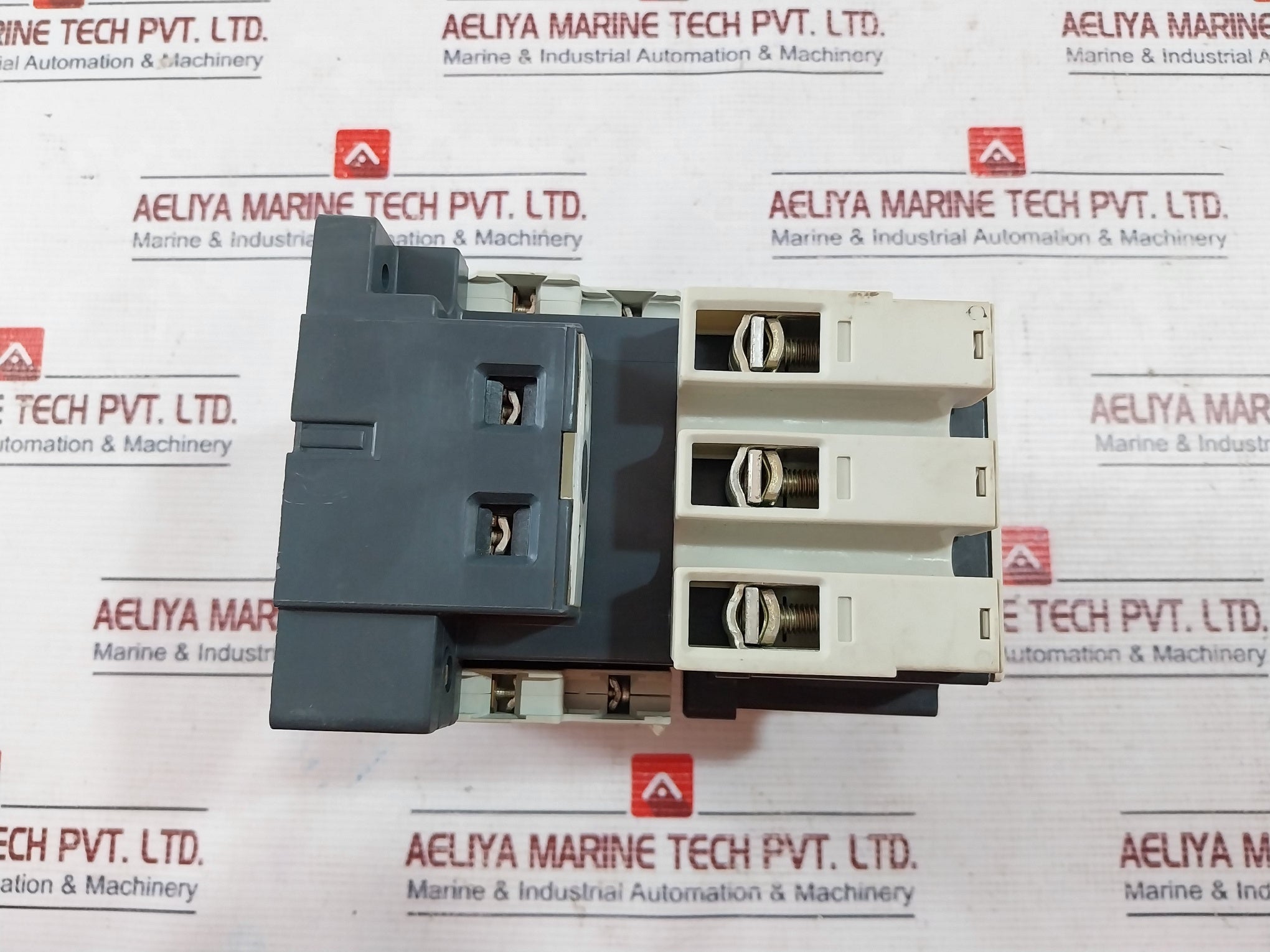 Siemens 3Tf48 Contactor W/ 3Ty7 561-1B Contact Block 600Vac