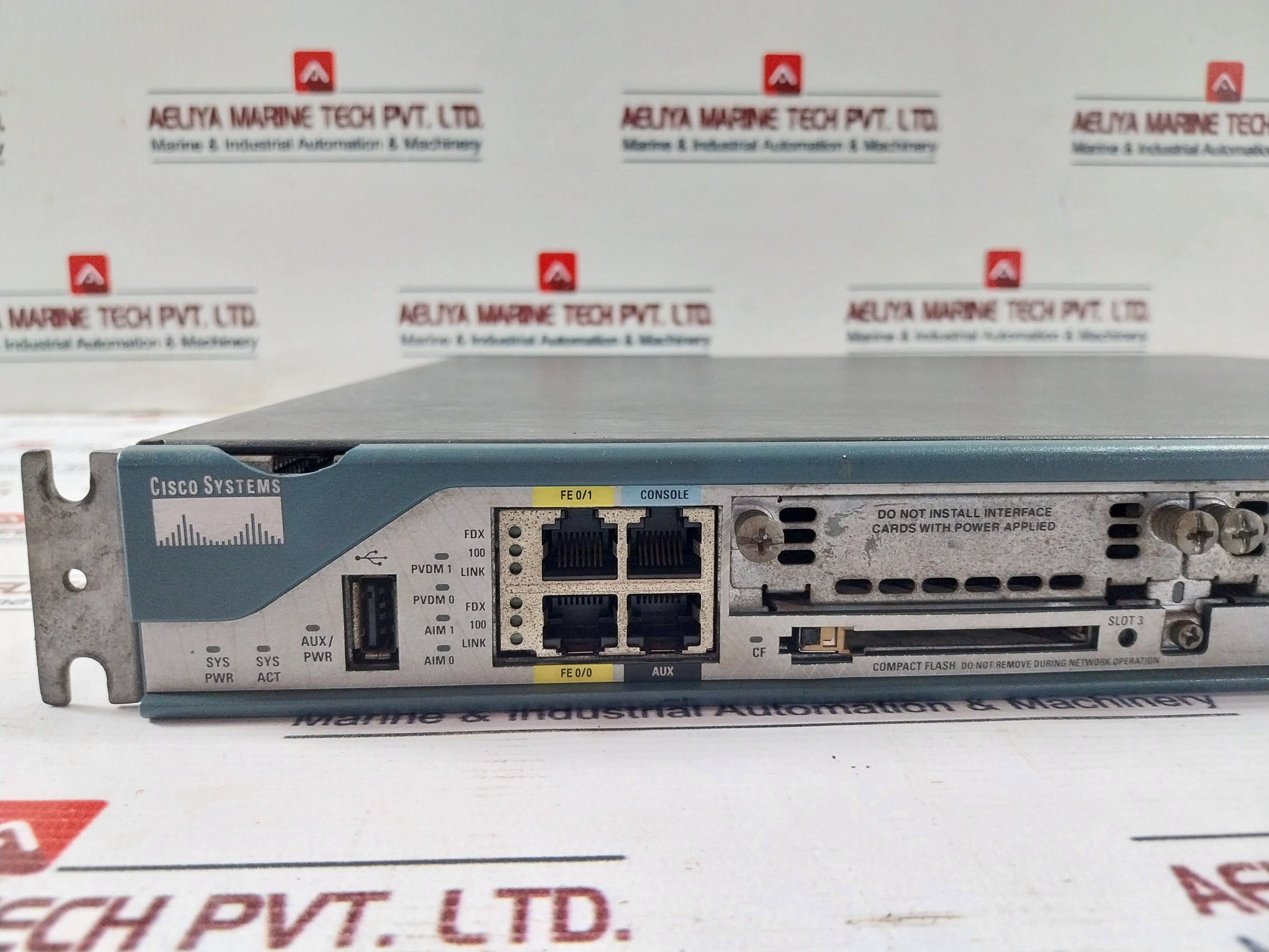 Cisco 2801 Integrated Services Router 100-240V 5A 50/60 Hz
