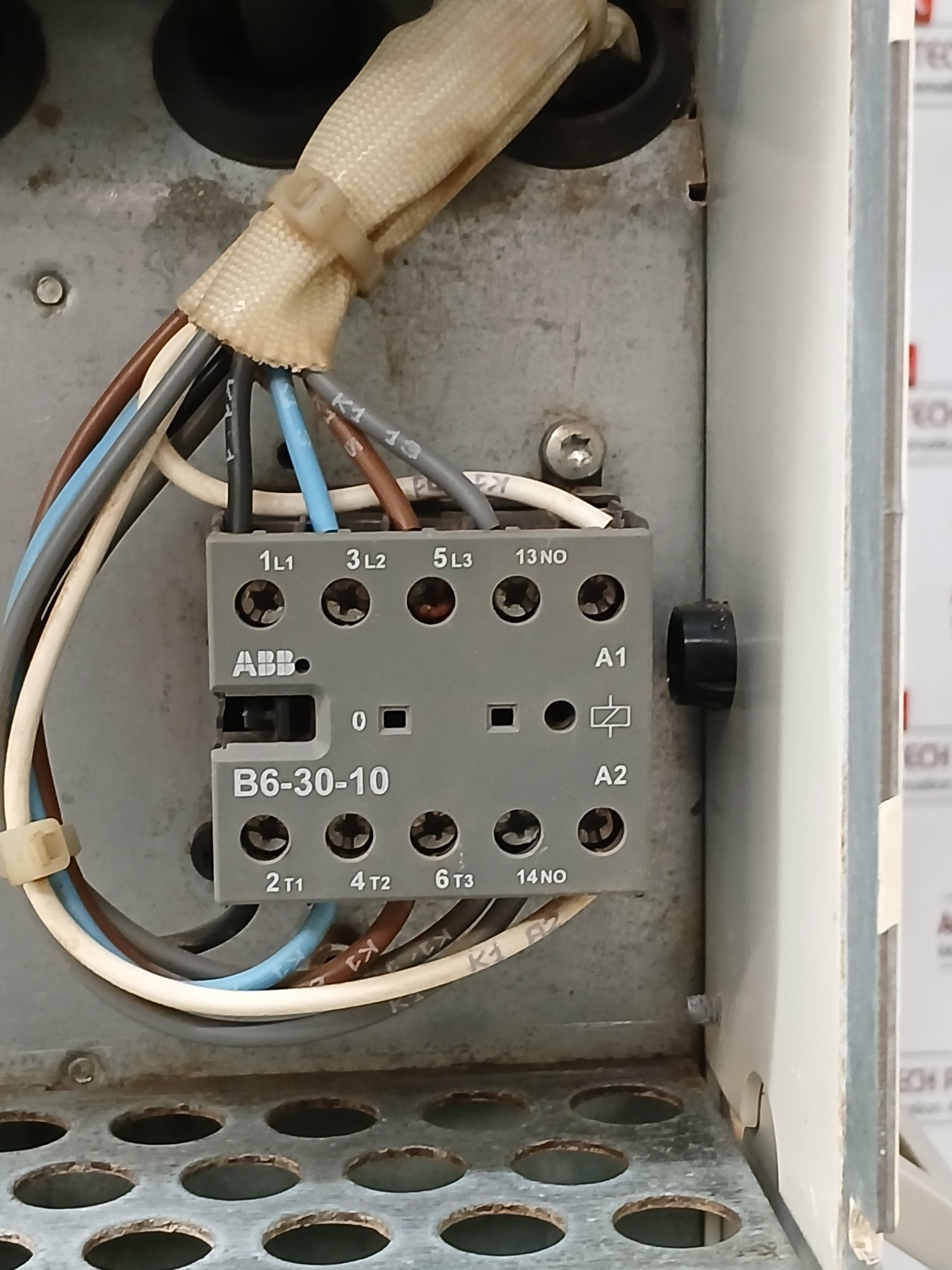 Abb Acs800-104-0580-7+E205+V991 Inverter Drive Module 0–690 V Ac 486 A 0–300 Hz