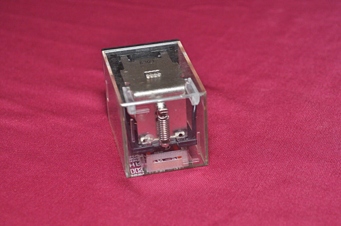 Lot of 2X HR Relay Omron HR707N-2P 250 VAC/28VDC 10A