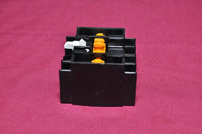 Telemecanique La1-d22 A65 Auxiliary Contact