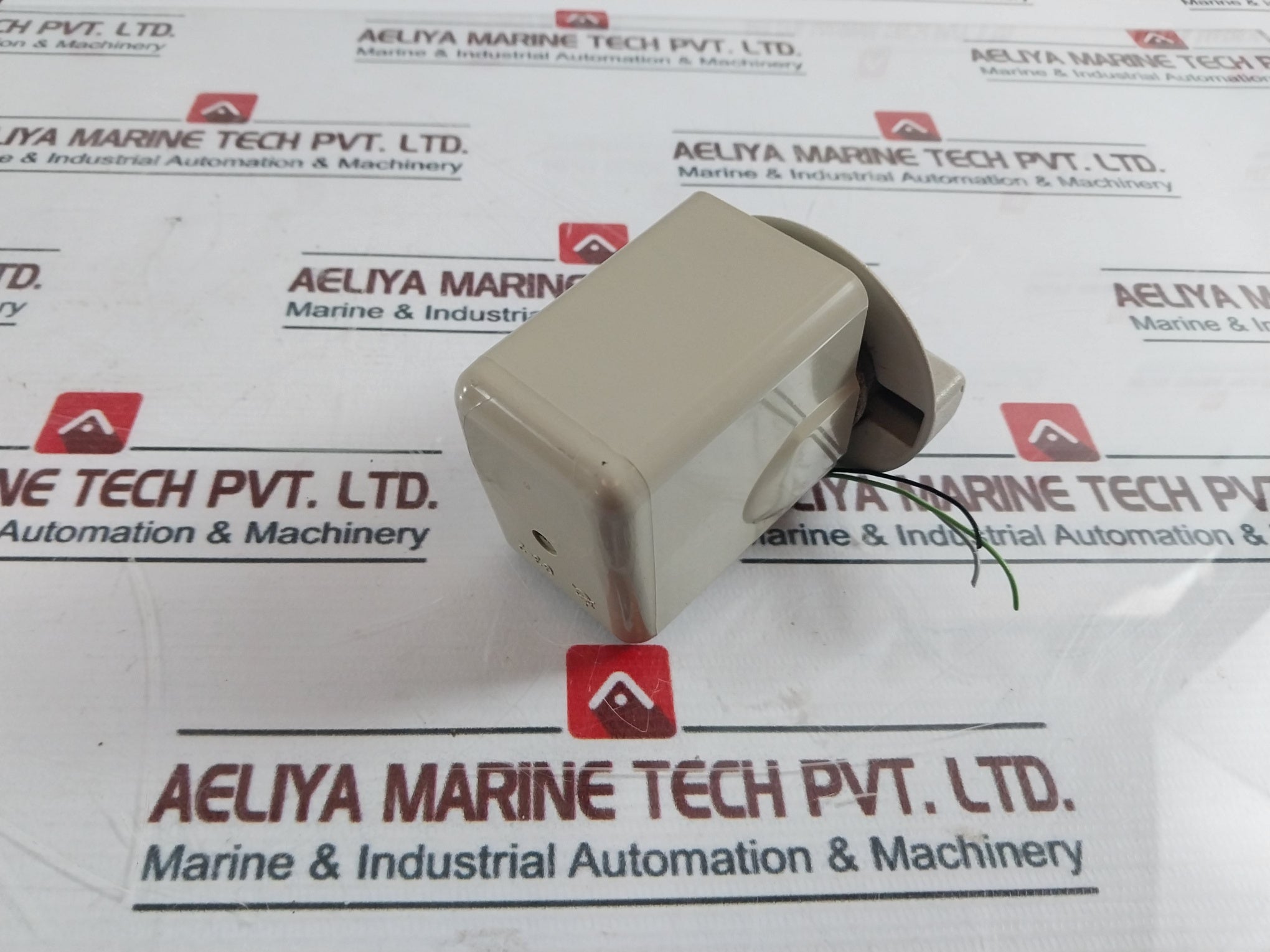 Iskra G3-2 industrial thermostat
