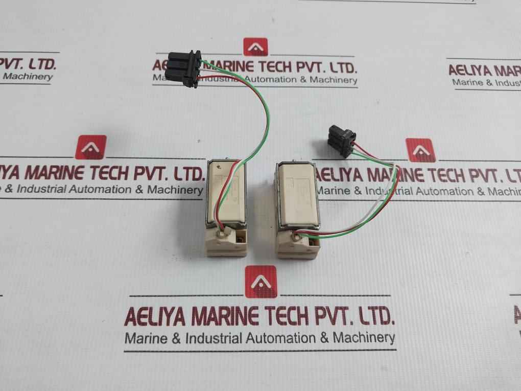 33036 Shunt Trip Coil Schneider Electric 200-250V Ac-dc