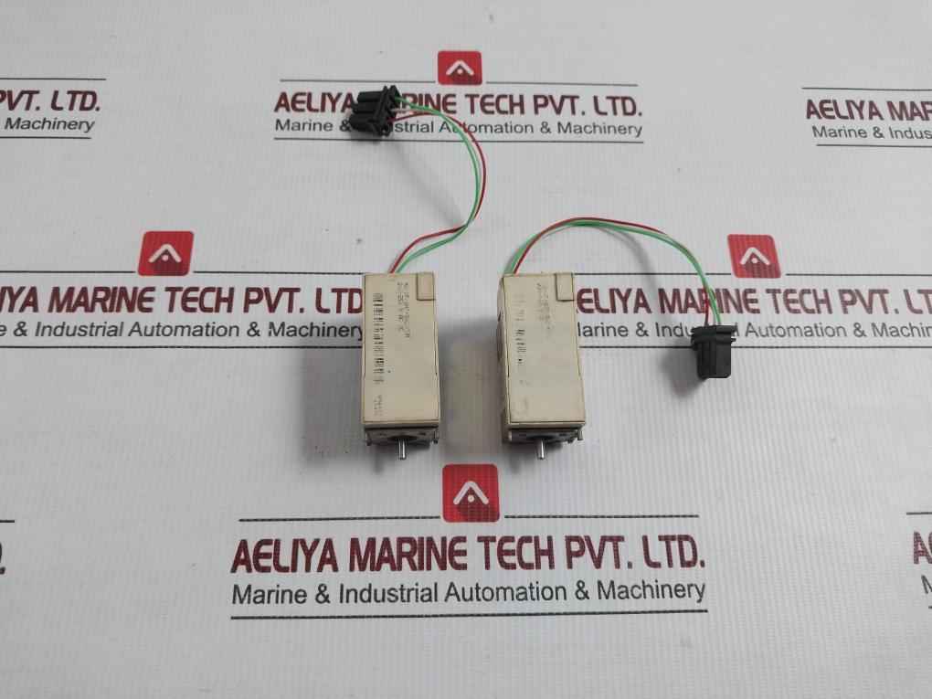 33036 Shunt Trip Coil Schneider Electric 200-250V Ac-dc
