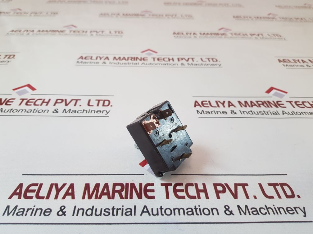 355798-1 Rotary Switch 20A 480Vac