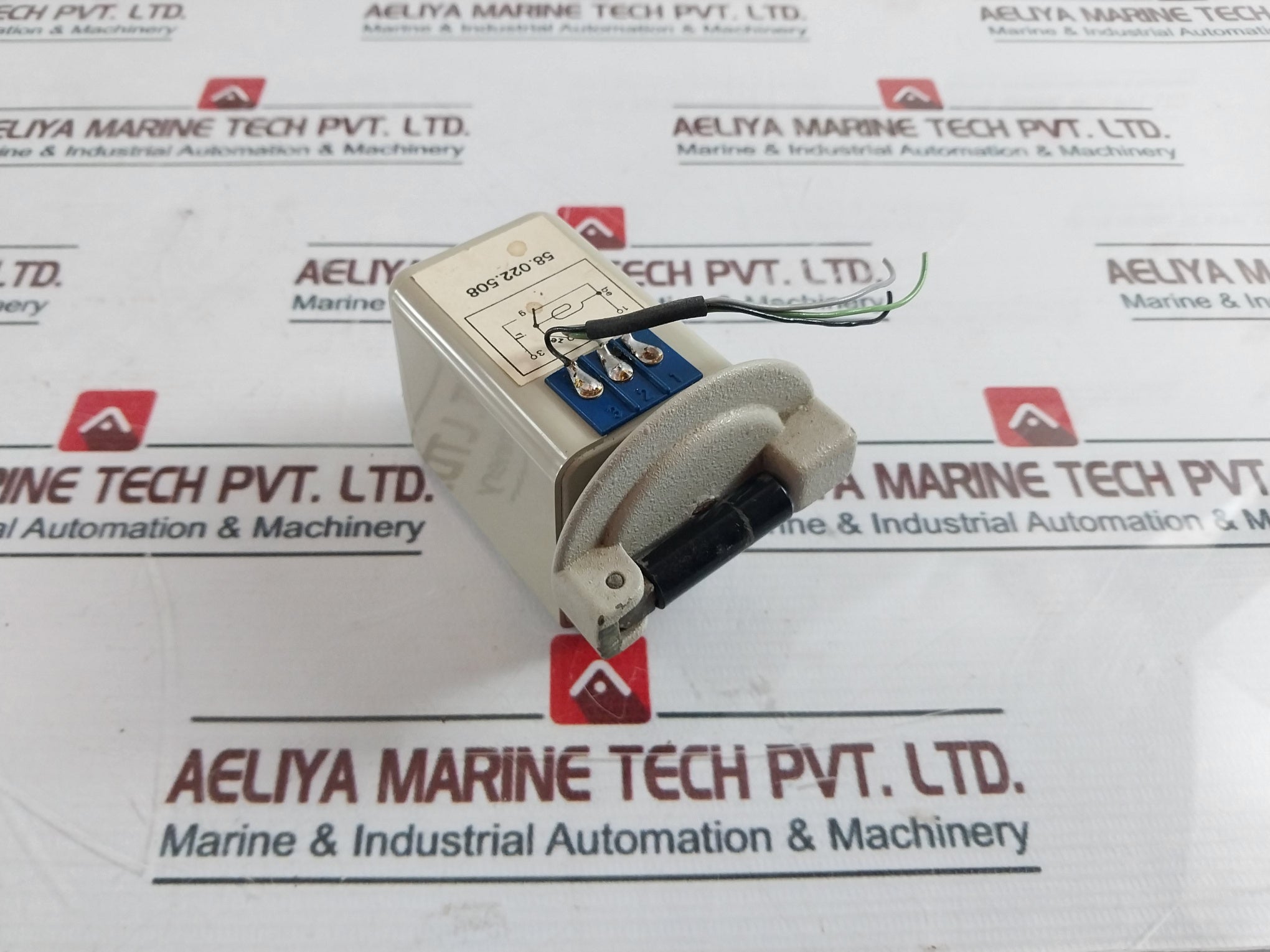 Iskra G3-2 industrial thermostat