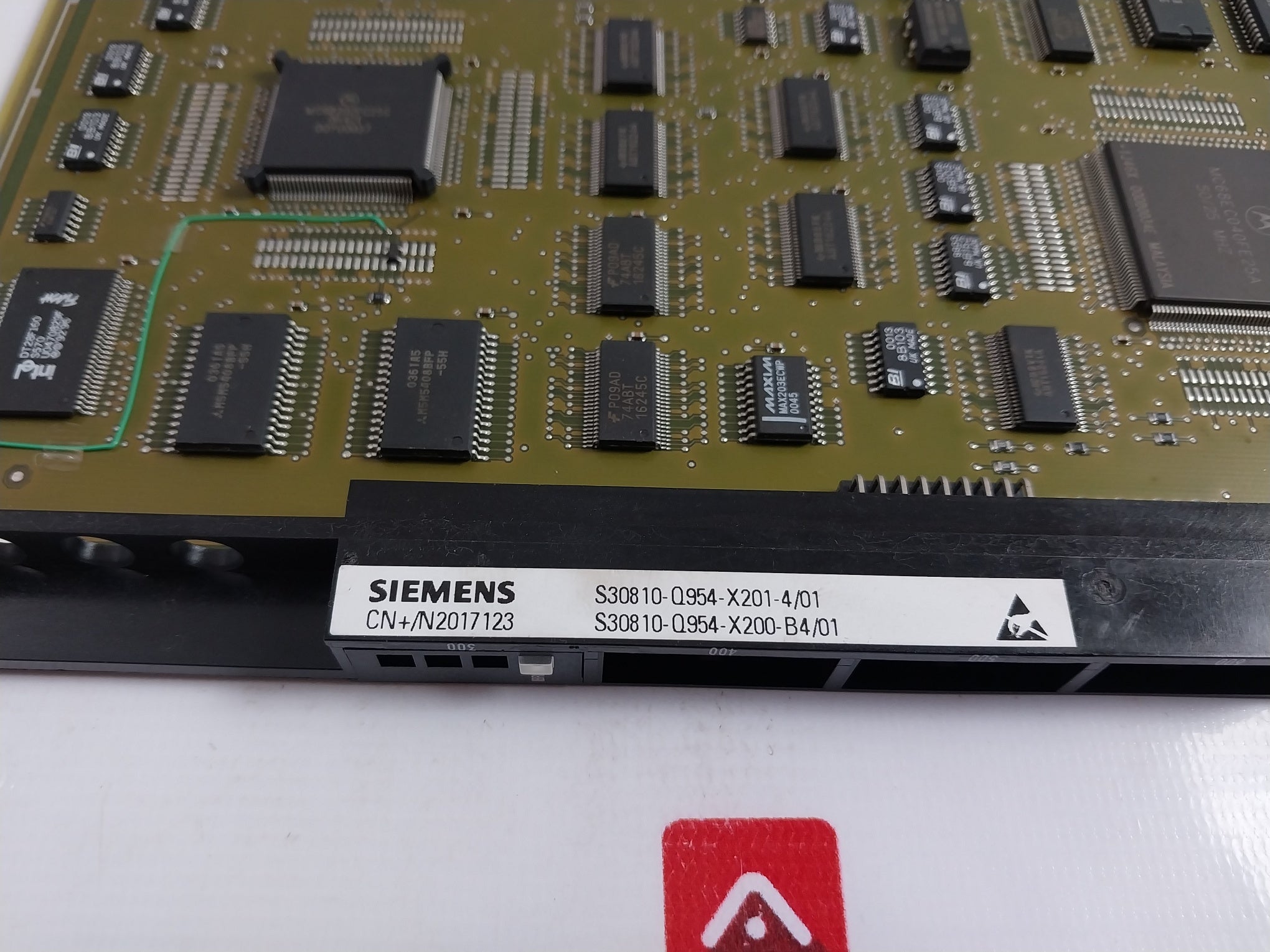 Siemens S30810-q954-x200-b4/01 Spass Hq I/O Msg Bufr Surpass, W30810-q954-d8-5