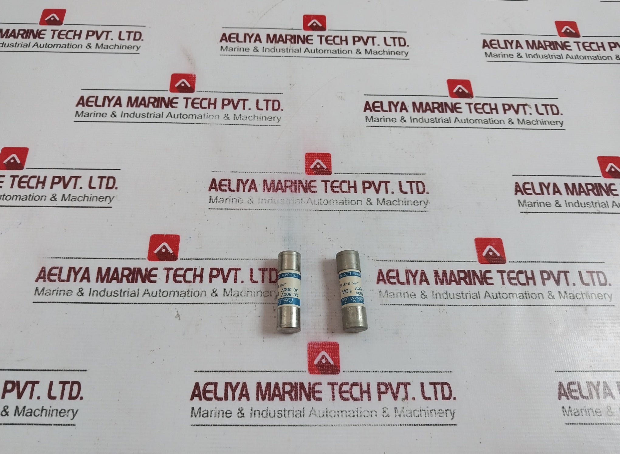 Lot of 10X Utsunomiya UC1 Cello-Lite Fuse 10A AC500V DC250V, 16D-000-003