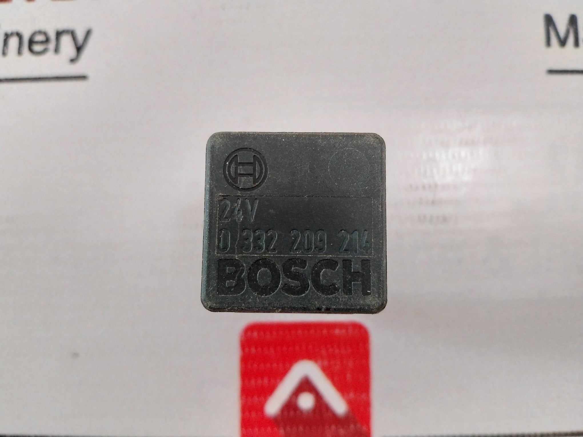 Bosch Volvo 0 332 209 214 Relay 24V