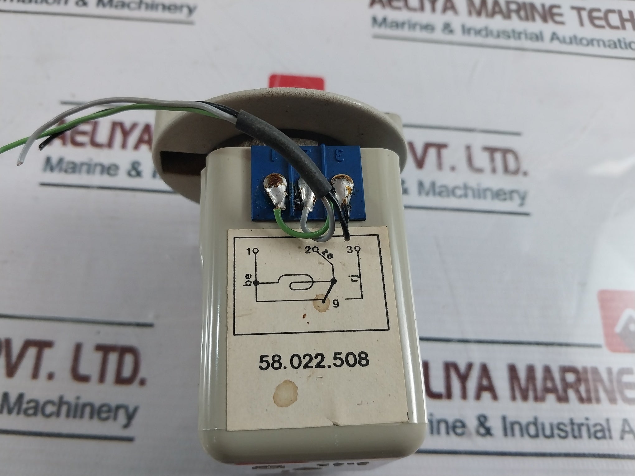 Iskra G3-2 industrial thermostat