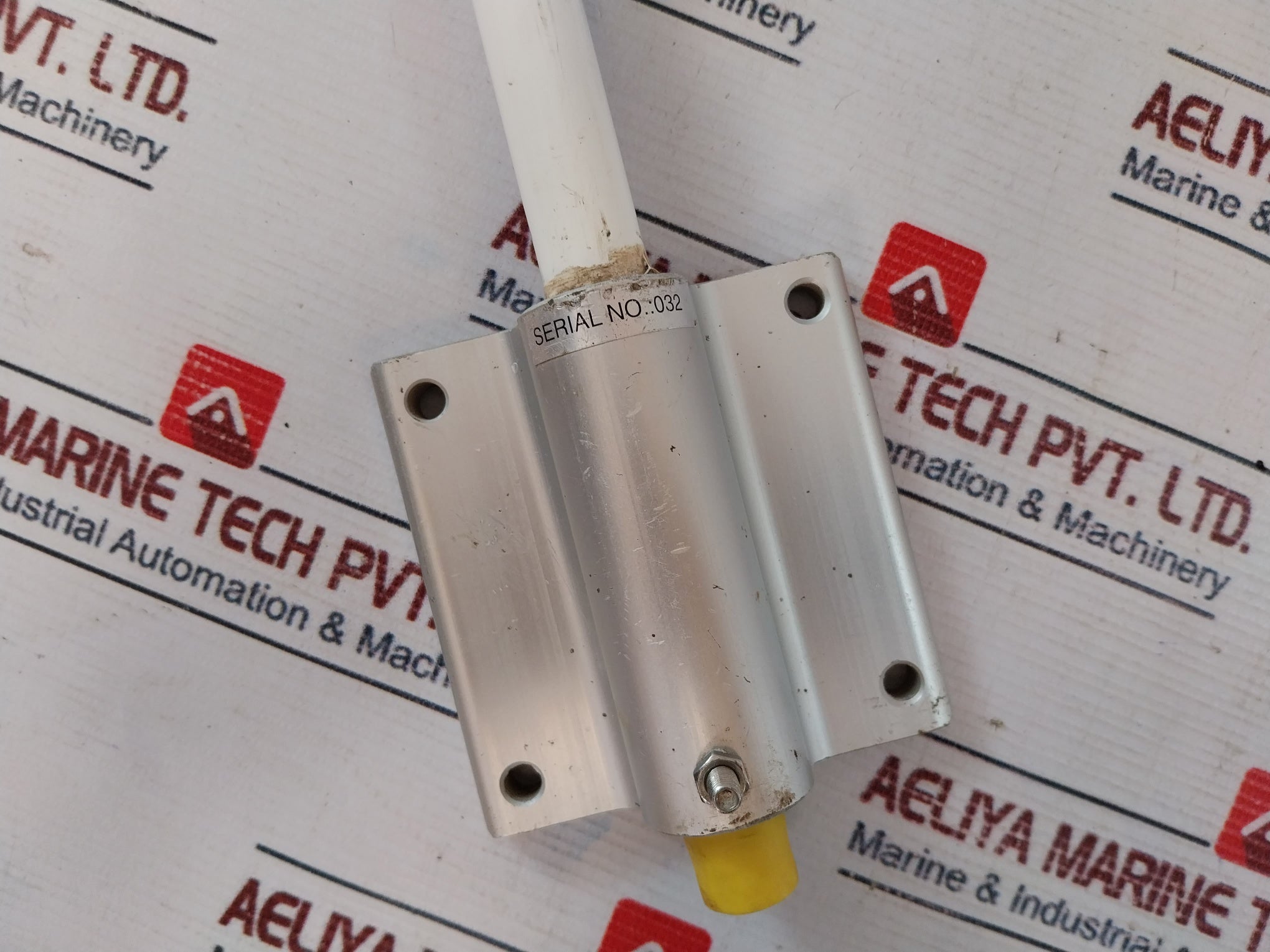 Comrod Ar 10 A/Mf Antenna