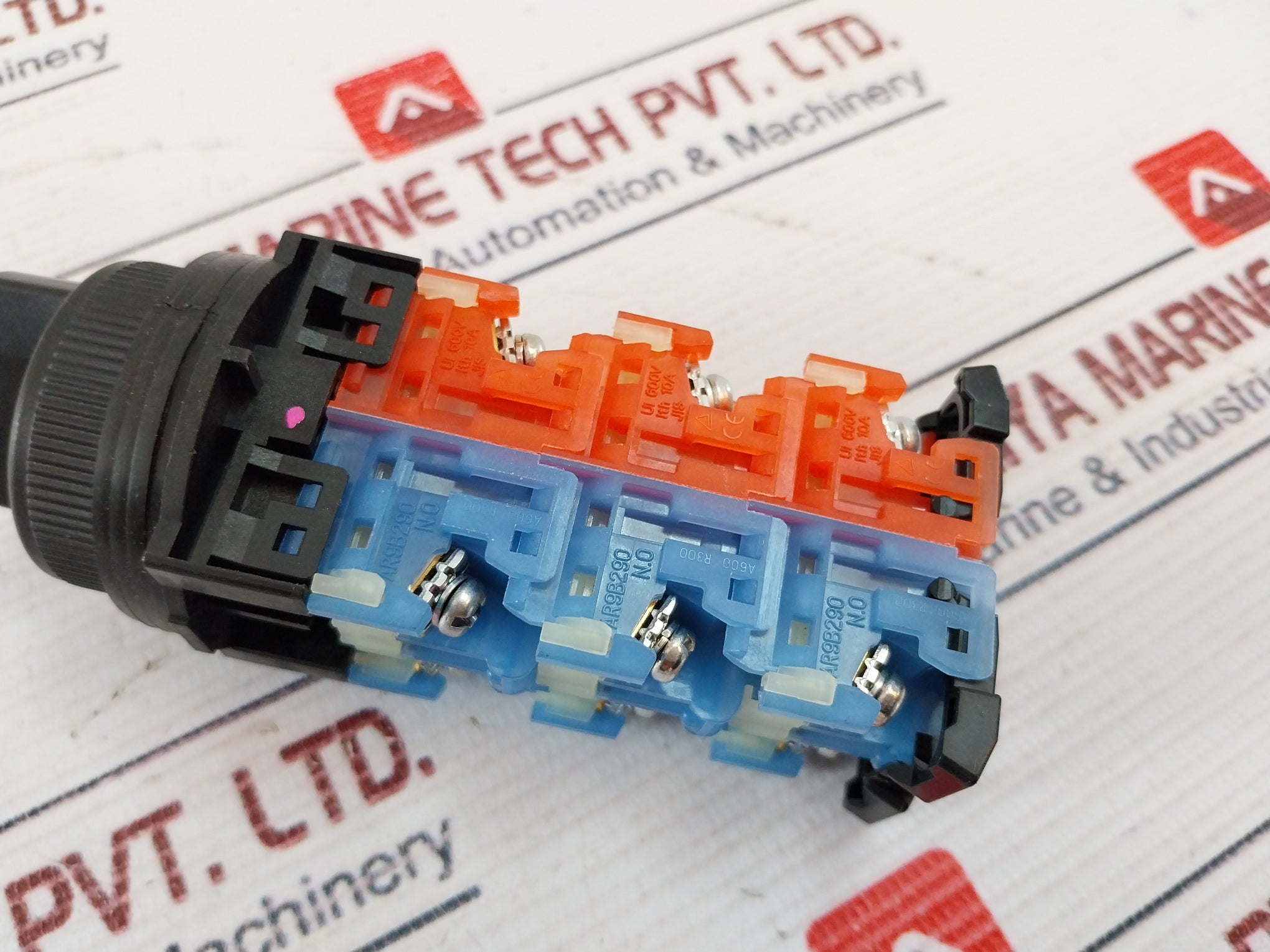Fuji Electric Ar30Pr-2 Selector Switch 250V 6A Ui600V
