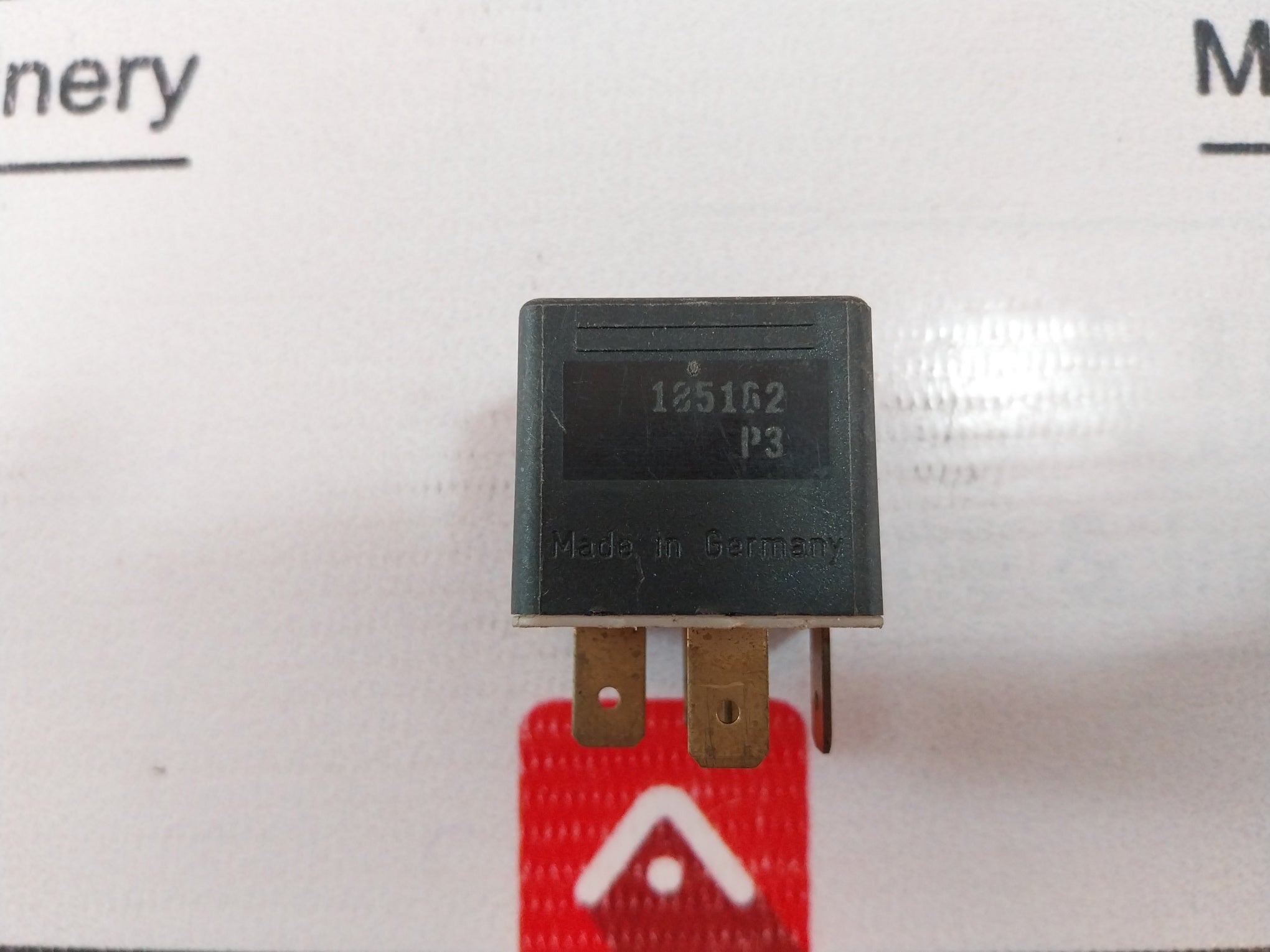 Bosch Volvo 0 332 209 214 Relay 24V