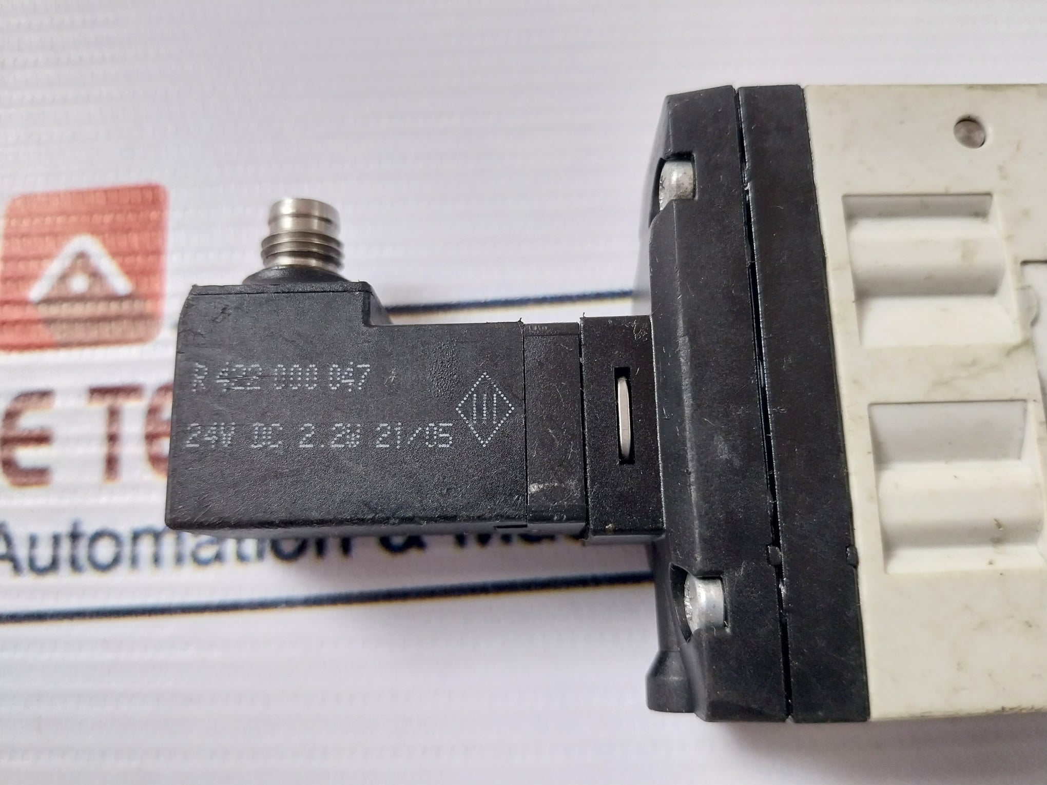 Rexroth R 422 000 047 Pneumatic Directional Control Valve 24V Dc 2.2 W 10 Bar