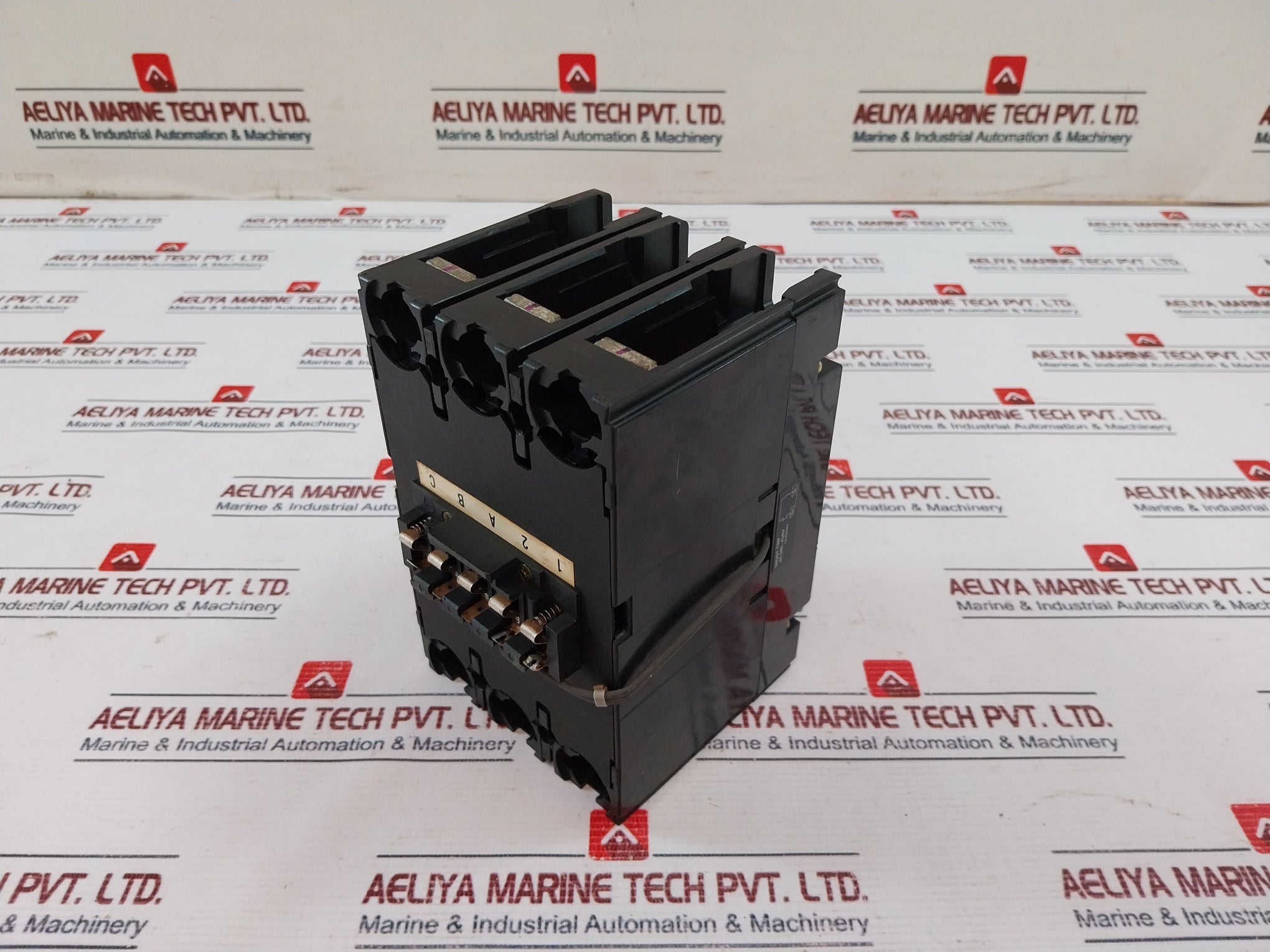 Mitsubishi Electric Nf225-sh 200Amp No-fuse Breaker 3Pole 660V