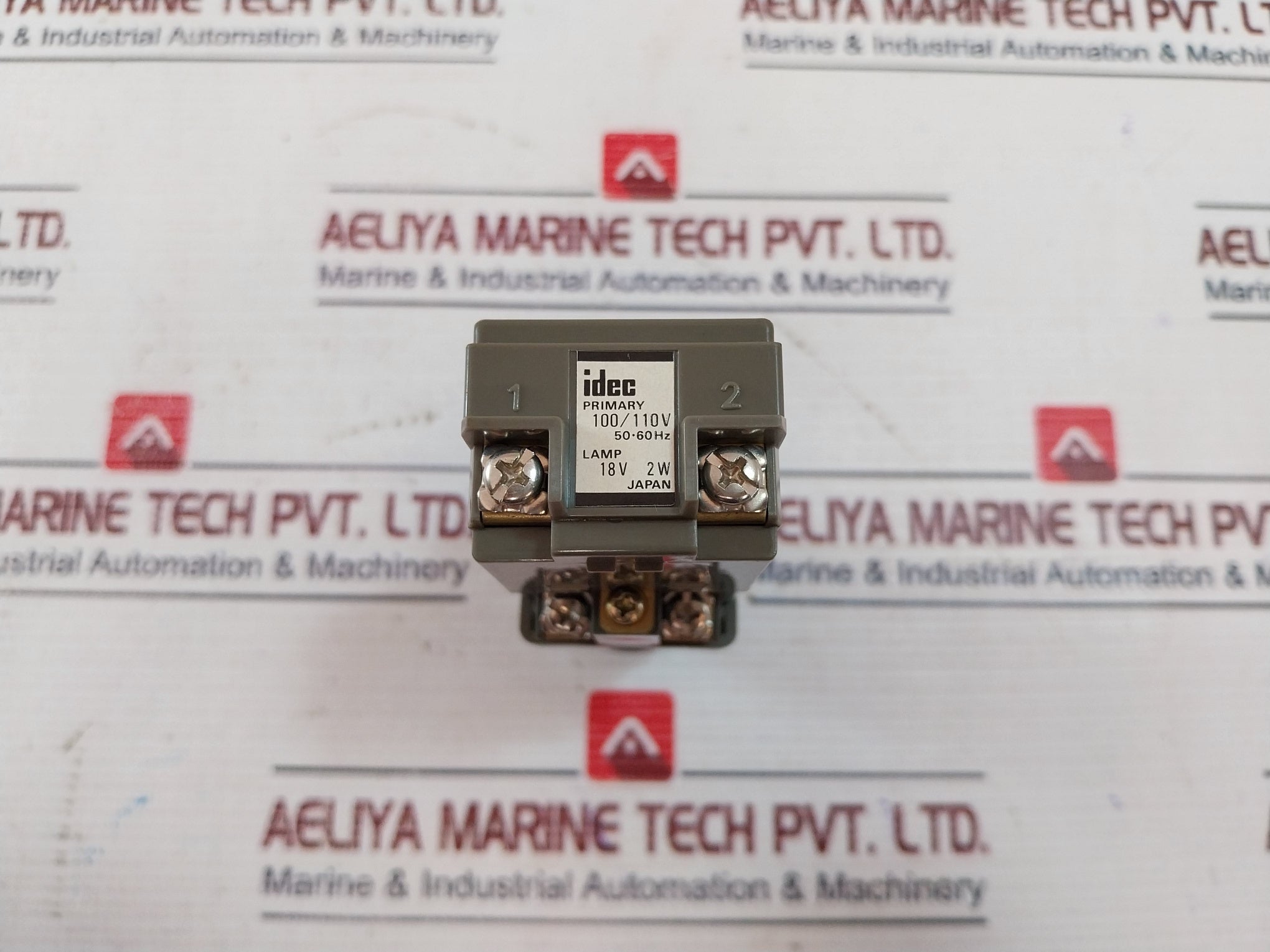 Idec 13931P Green Pushbutton Switch 100/110V