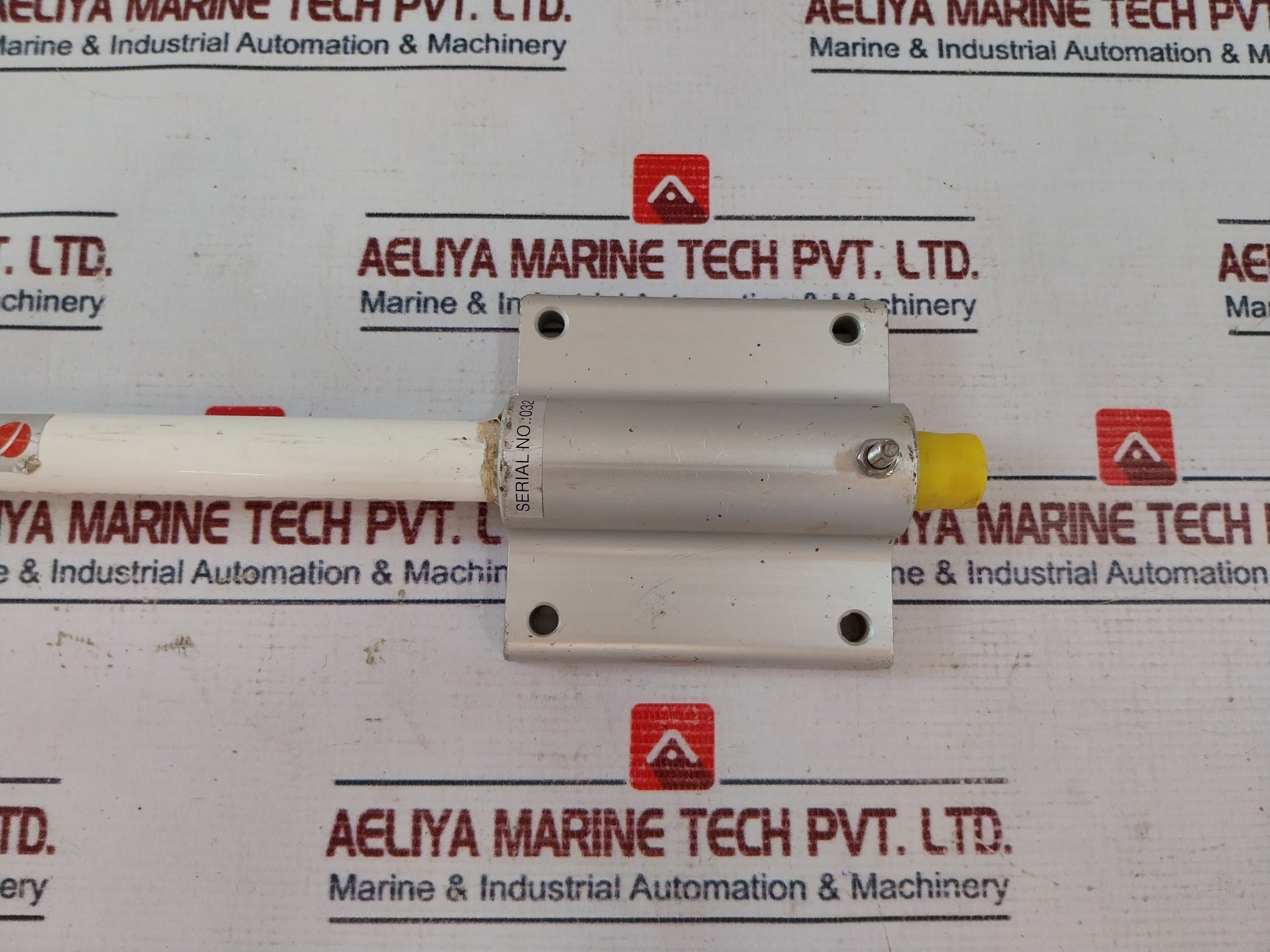 Comrod Ar 10 A/Mf Antenna