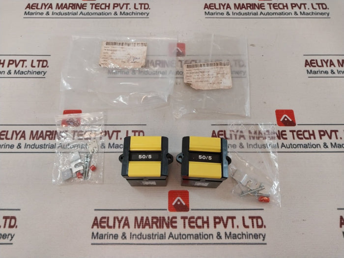 Socomec Tcb 28-30 Current Transformer 50-60 Hz 029824/029821 0.72/3Kv
