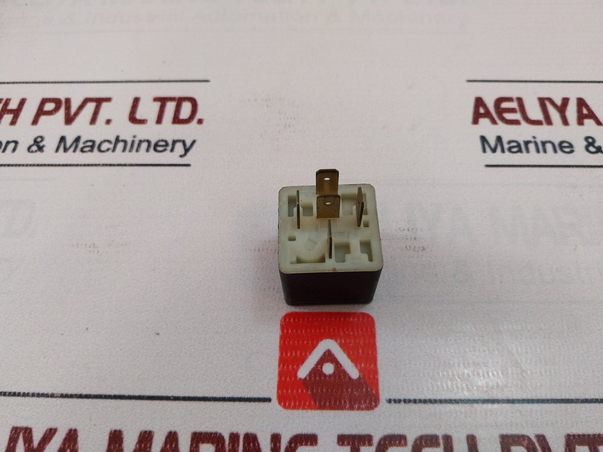 Bosch Volvo 0 332 209 214 Relay 24V
