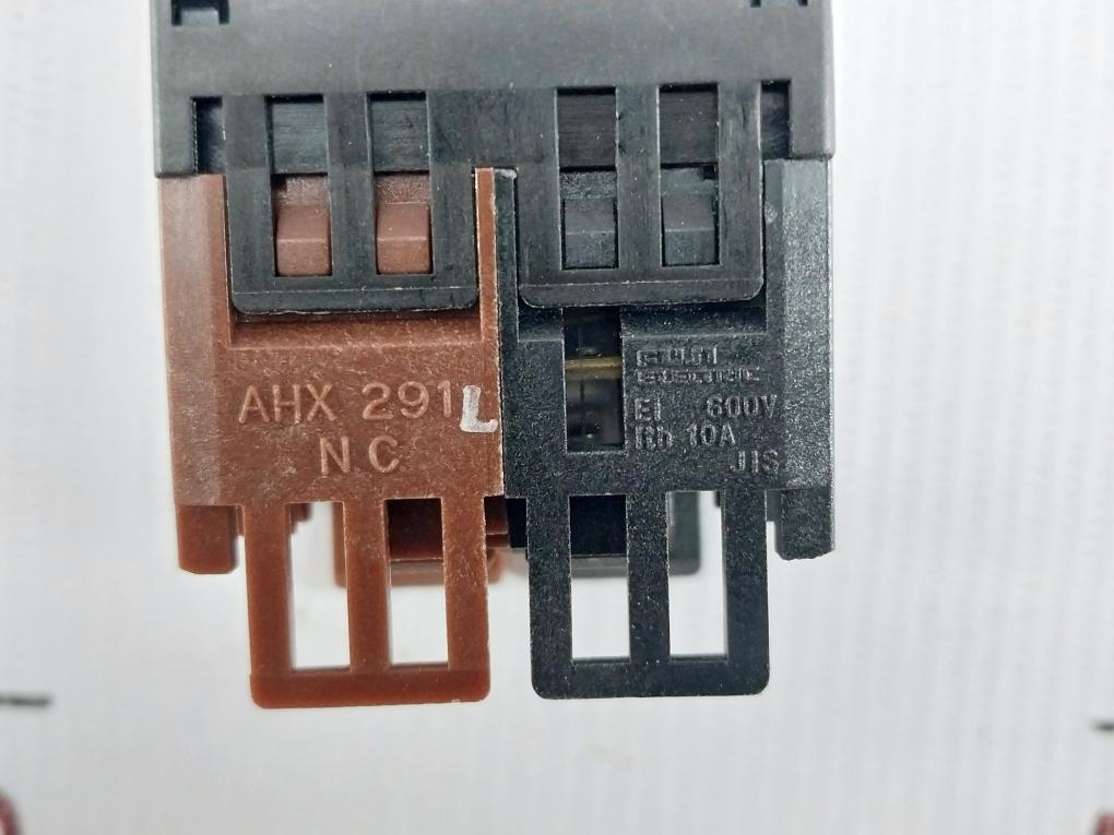 AH22-GL1-Push-Button-Command-Switch-600V-10A-Ahx-291-Fuji-Electric-207348-10