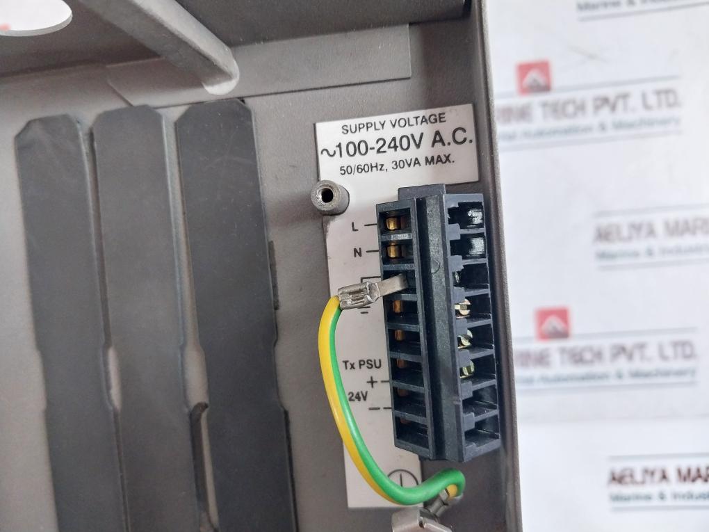 Abb Commander Sr100 Advanced Strip-chart Recorder ~100-240V Ac 50/60Hz 30Va Max