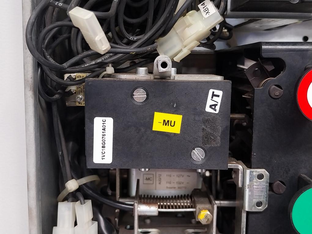 Abb Hd4/ 12.12.32 Mv Circuit Breaker Medium Voltage Gas Insulated Sf6