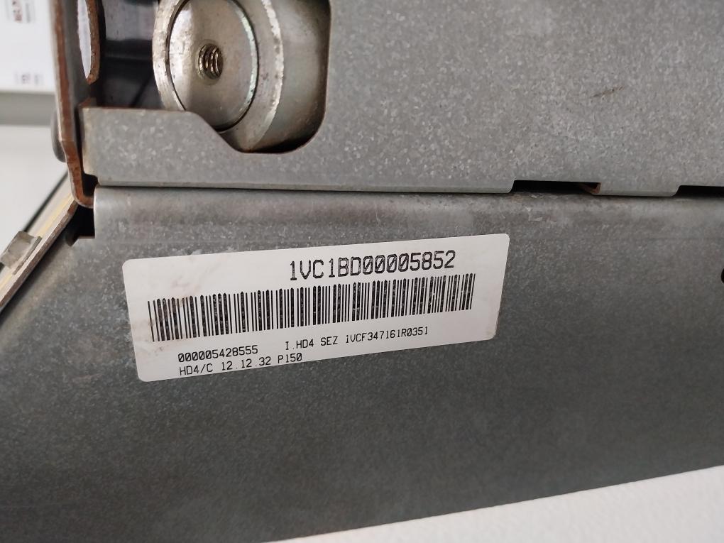 Abb Hd4/ 12.12.32 Mv Circuit Breaker Medium Voltage Gas Insulated Sf6