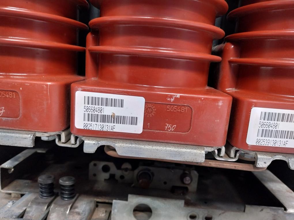Abb Hd4/ 12.12.32 Mv Circuit Breaker Sf6 Medium Voltage Gas Insulation