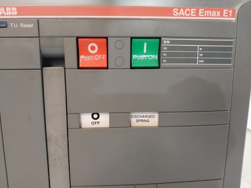 Abb Sace Emax E1 Circuit Breaker 12Kv 400Vac Yo-1Sda038292R1, Yc-1Sda038302R1